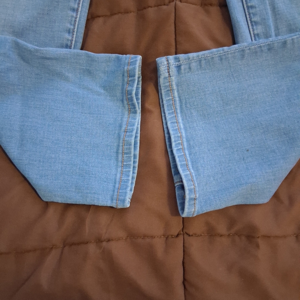 American Eagle Outfitters SUPER STRETCHED SKINNY JEANS. Size 12. - Picture 5 of 10